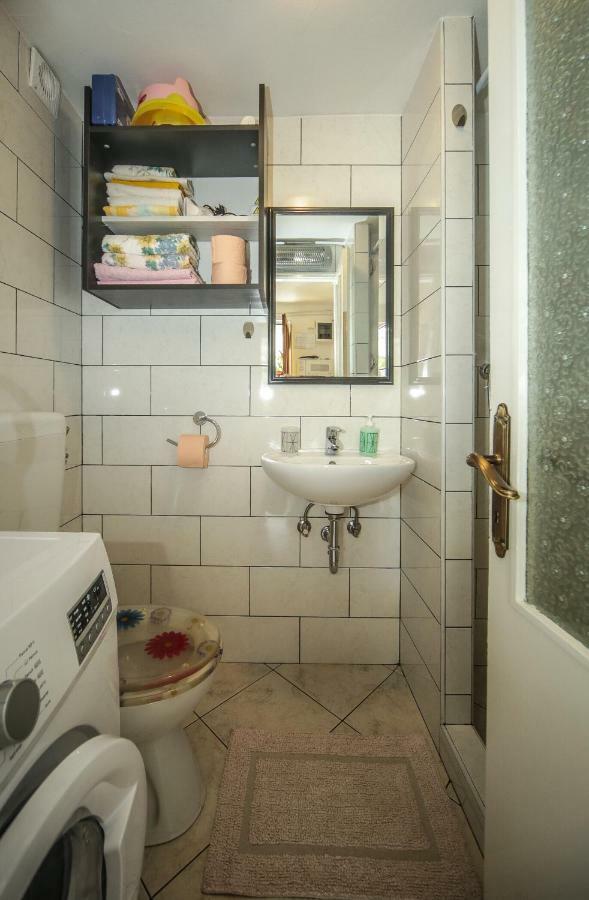 Apartman Ana Lovran Eksteriør bilde